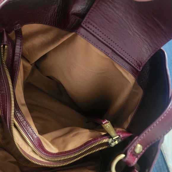 HOBO Sheila Large Crossbody - Picture 7 of 11